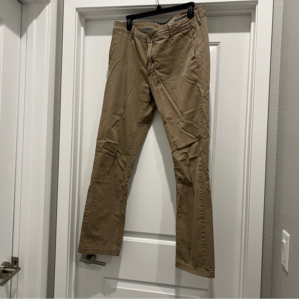 Chinos